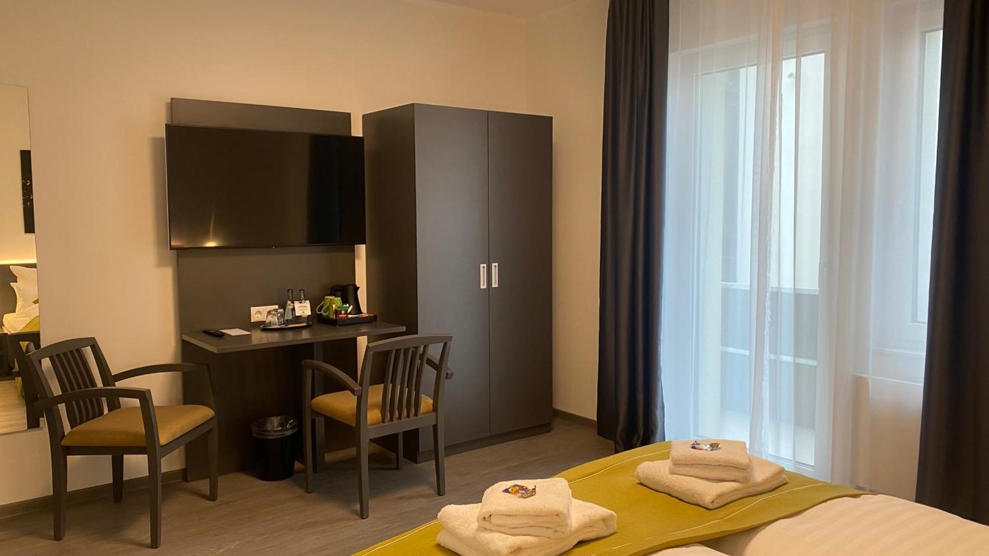 Doppelzimmer mit Balkon